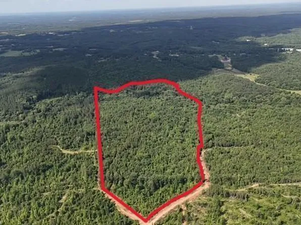 8 Emmaus Dr, Elberton, GA 30635