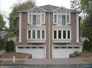 133 Grove St, Tenafly, NJ 07670