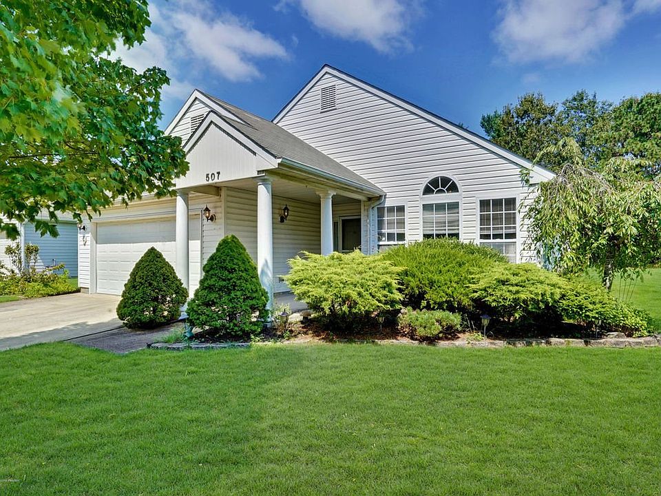 1st image of 507 Waterford Dr