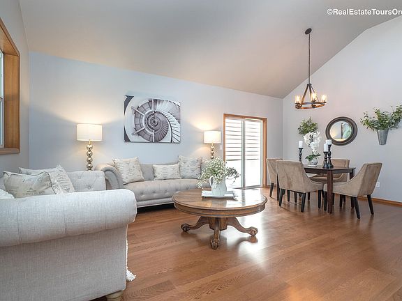 5th image of 4217 SE Bentley St