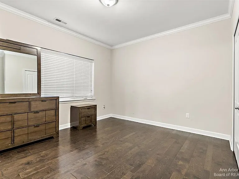 5570 Arbor Chase Dr — Photo 20