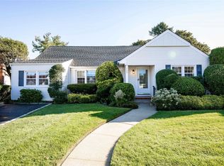 3709 Crest Rd, Wantagh, NY 11793