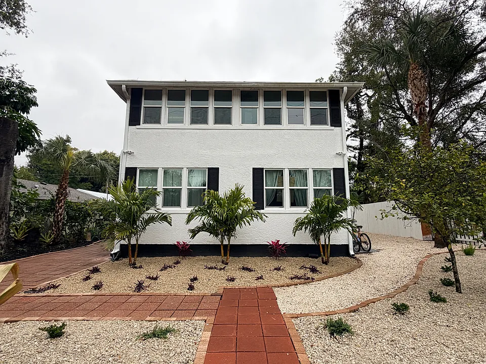 1116 Cocoanut Ave #13