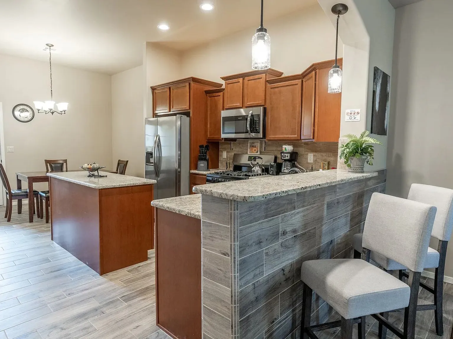 1007 Colorado - D — Photo 4