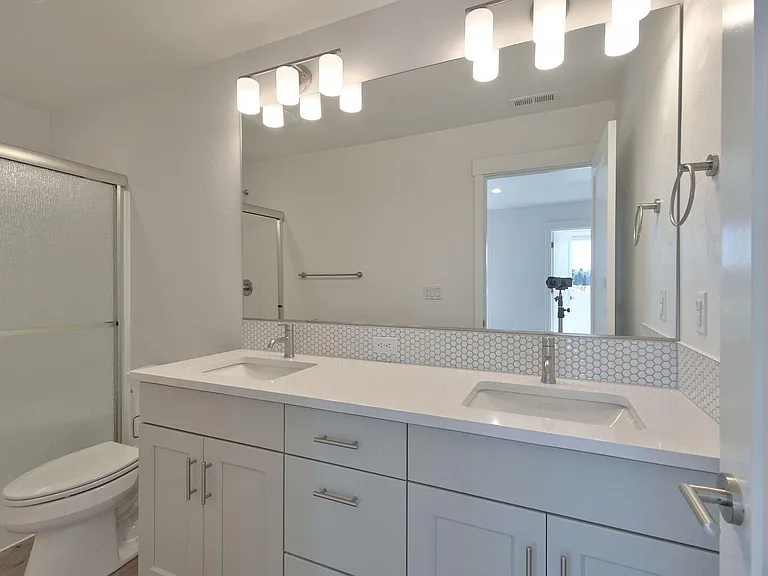 5617 SE Logan Ln — Photo 31