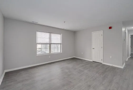 229 W 4th St #A4 — Photo 11
