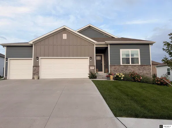 11005 S 176th St, Omaha, NE 68136