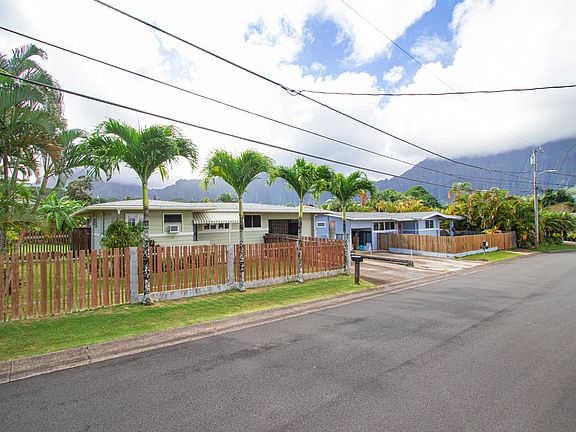 The home is located on an uncongested road, and there is a bus stop on the main street, just around the corner.