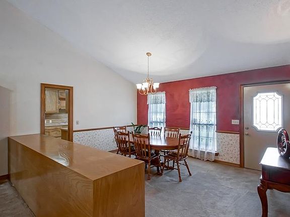 3rd image of 14110 Meadow Brook Ln