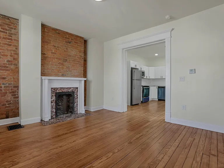 407 Hanford St #407 — Photo 4
