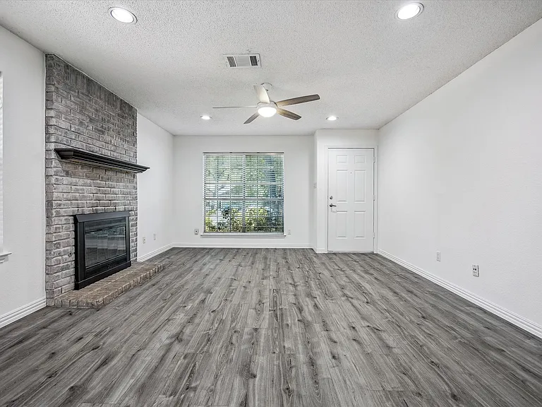 3204 Blazing Star Trl — Photo 3