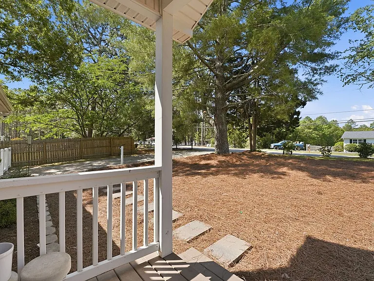 1425 Central Dr — Photo 57