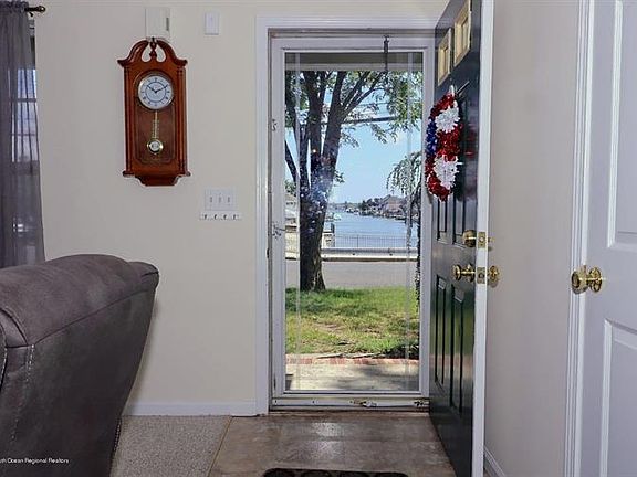 4th image of 1801 Merrimac Dr