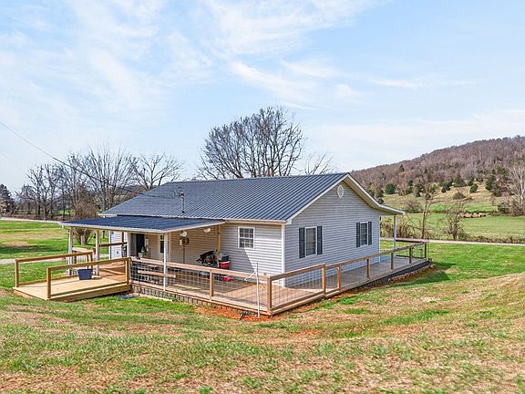 3rd image of 901 Sugar Valley Rd