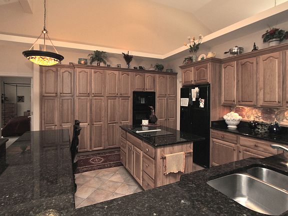 4th image of 62 Barony Cir