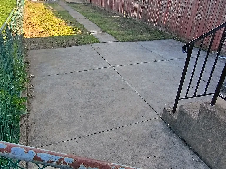 1241 Scott St — Photo 3