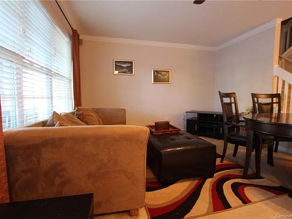 4th image of 109 Fredericks Ct #184
