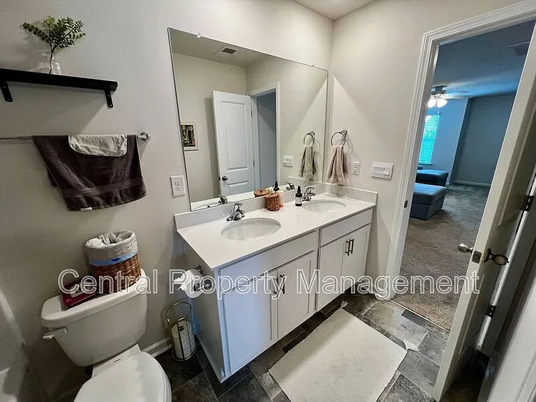 27 Oak Edge Ln — Photo 18