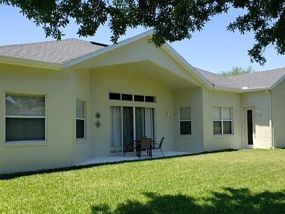 2nd image of 2872 Majestic Isle Dr