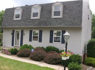 4806 Woodlake Dr, Allison Park, PA