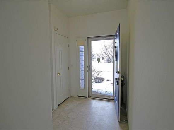 4th image of 1278 Edgewood Ln