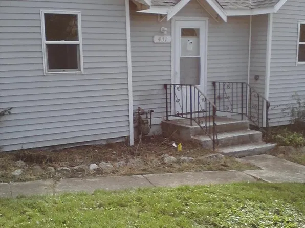 431 Woodland Dr, Round Lake Beach, IL 60073