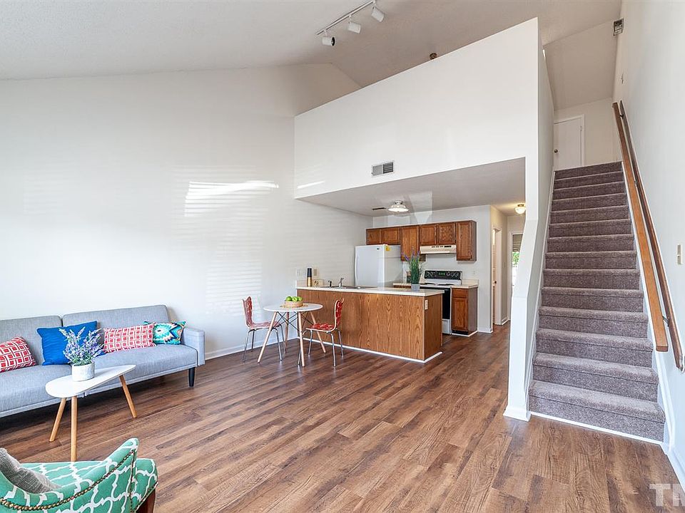 1st image of 2639 Camellia Dr