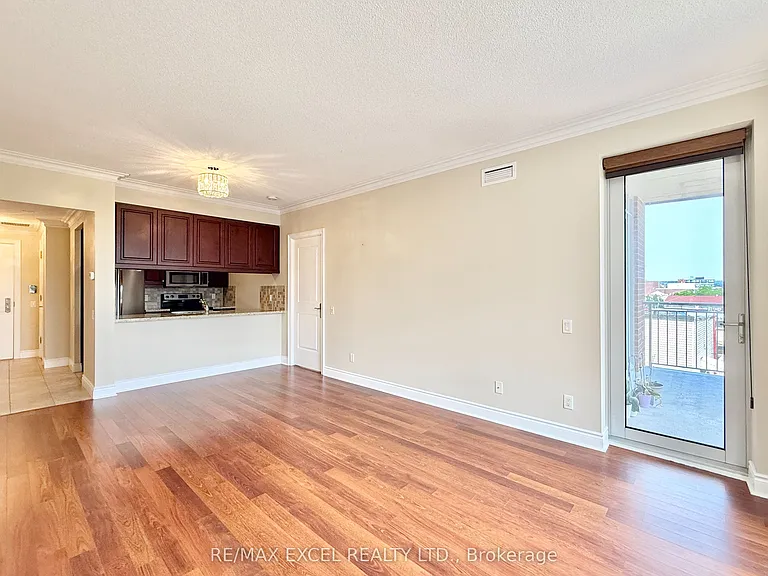 10101 N Yonge St #408 — Photo 15