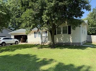 12 Sunset Dr, Beardstown, IL 62618