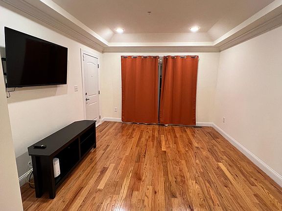 2nd image of 55 Hazelwood Ave Floor 1