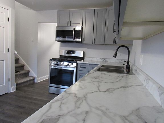2nd image of 19913 Terrace Ave