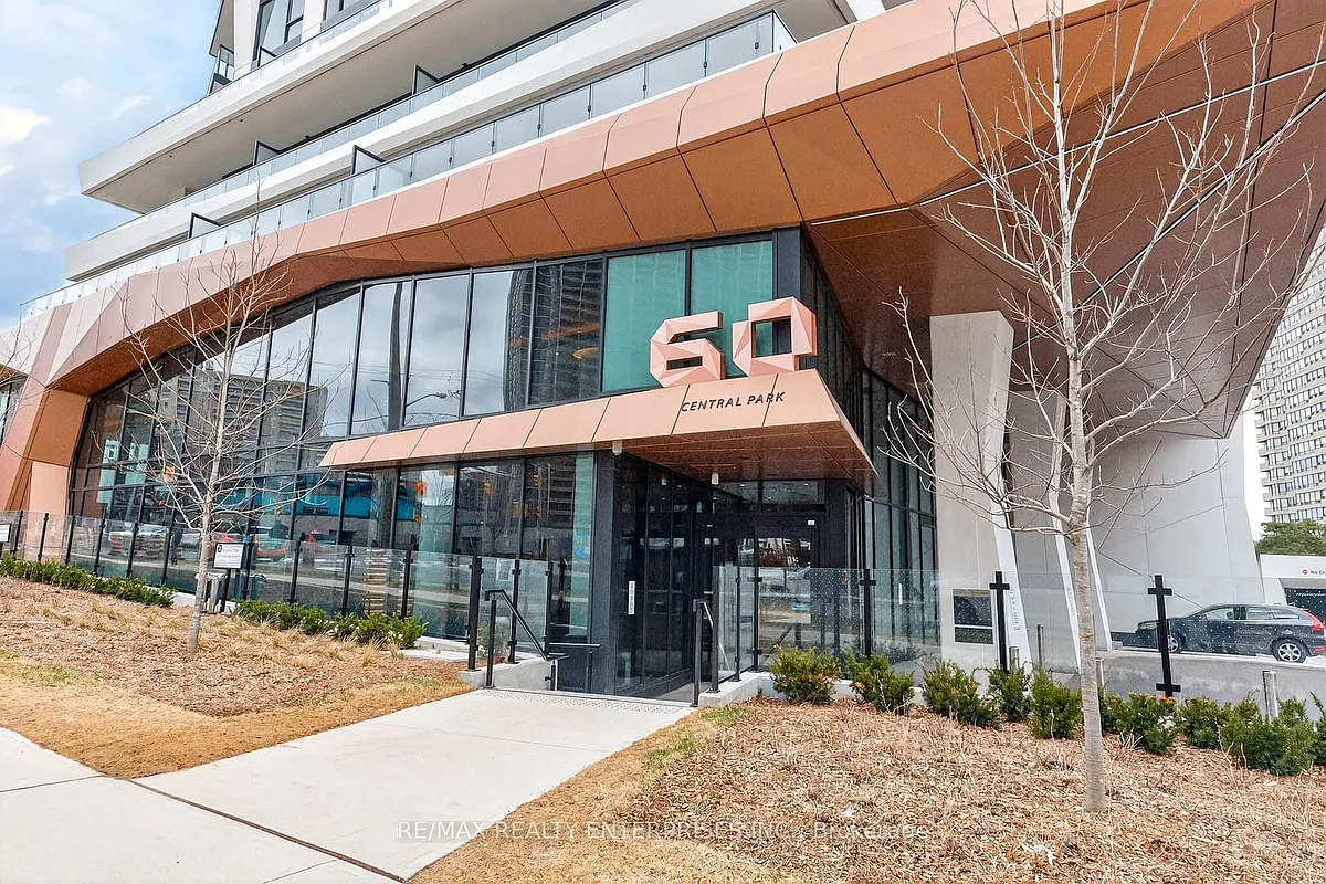 Building Photo - 60 Central Park Dr #2404