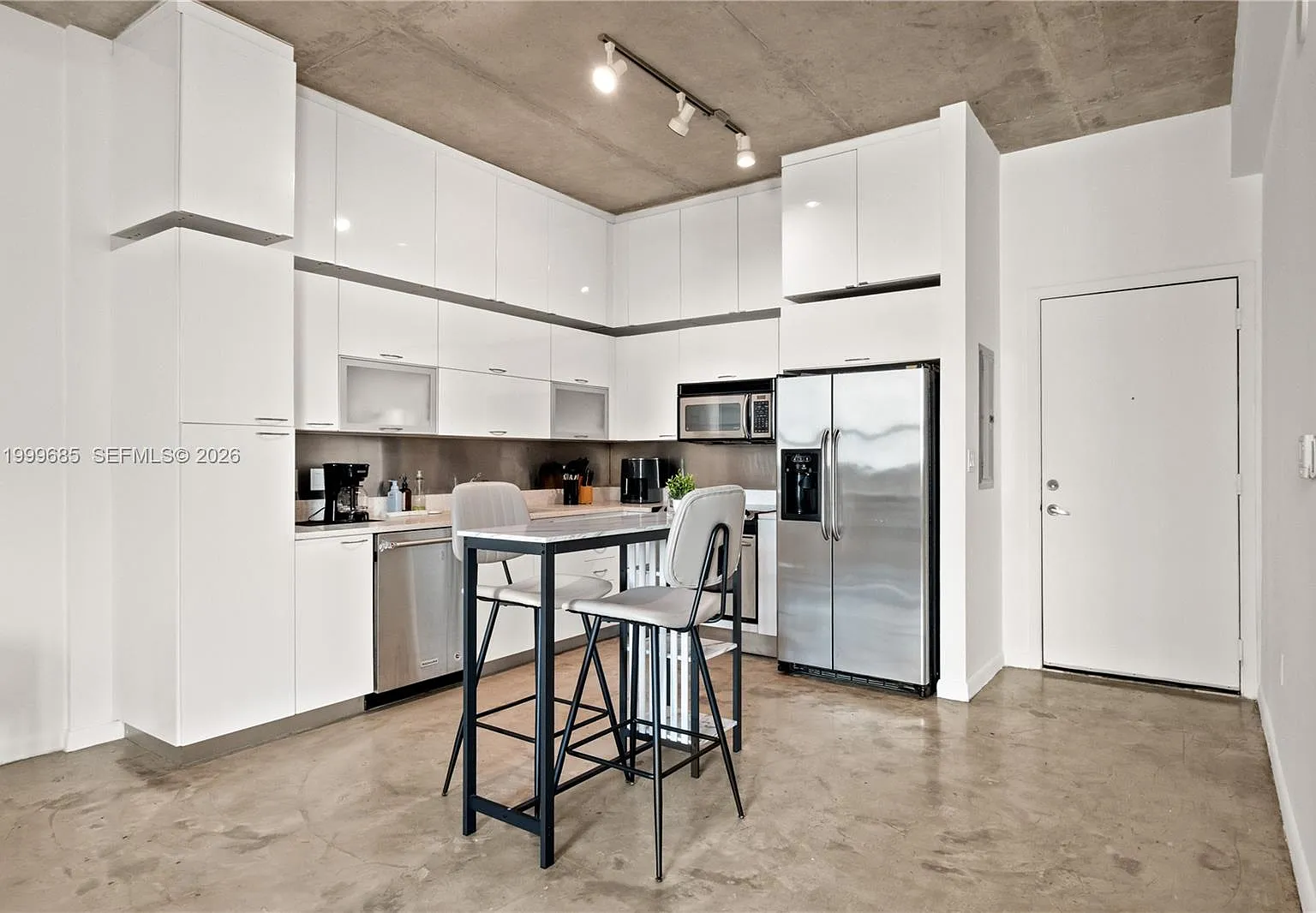 The Loft Downtown Condo — Photo 3