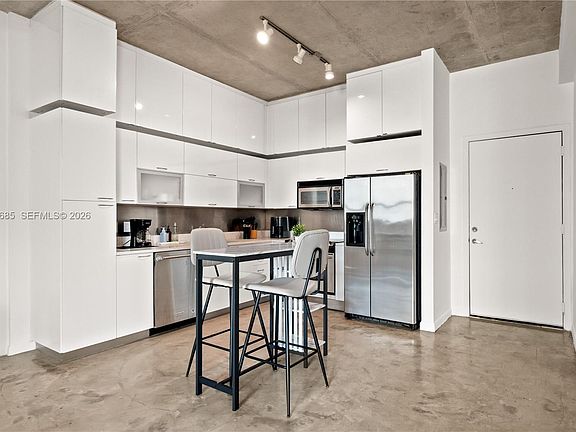3rd image of 234 NE 3rd St APT 1704