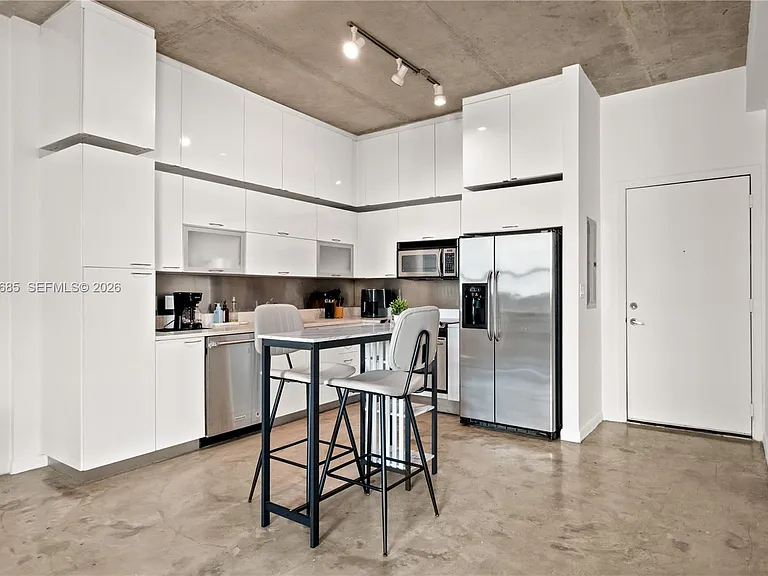 234 NE 3rd St #1704 — Photo 3