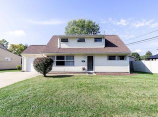 2990 Prange Dr, Cuyahoga Falls, OH 44223