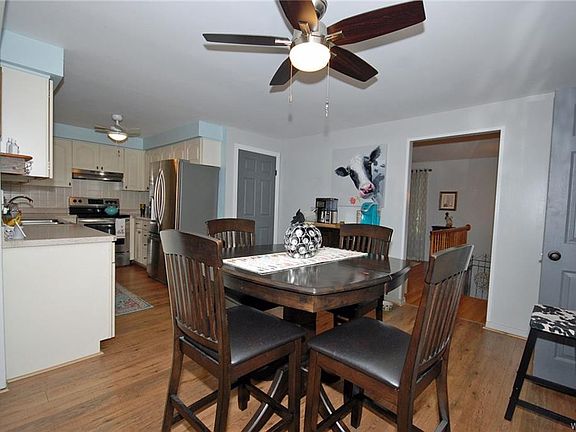 4th image of 309 Belmont Ct E