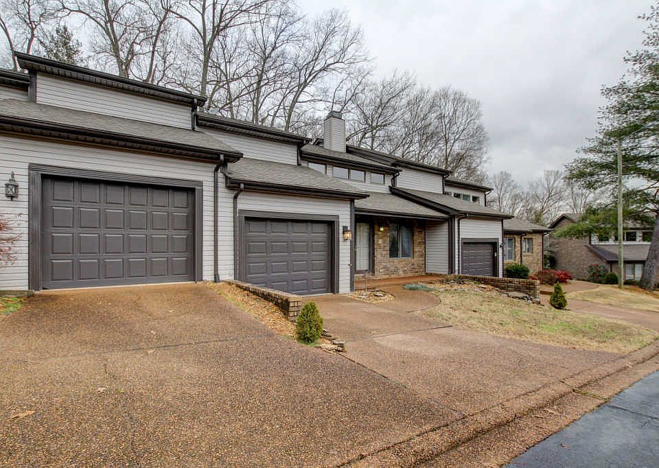 1st image of 423 Country Club Ct