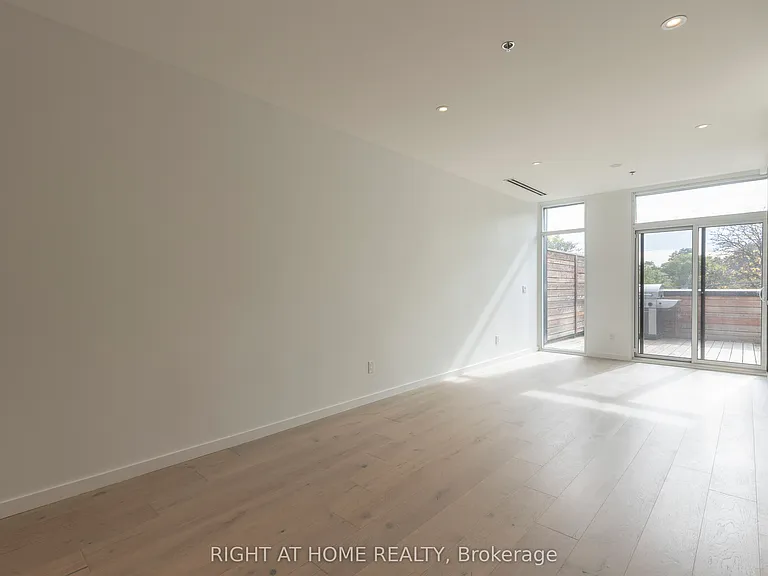 778 Queen St E #206 — Photo 14