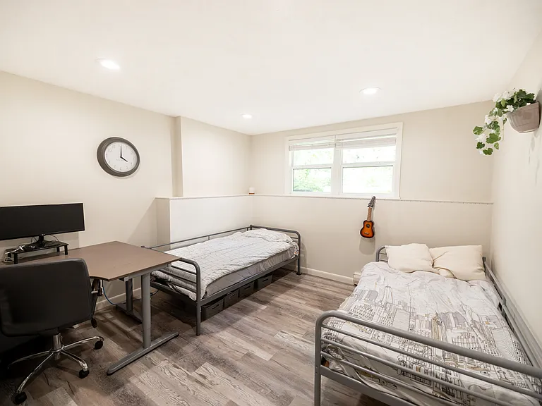 384 Walnut St — Photo 19