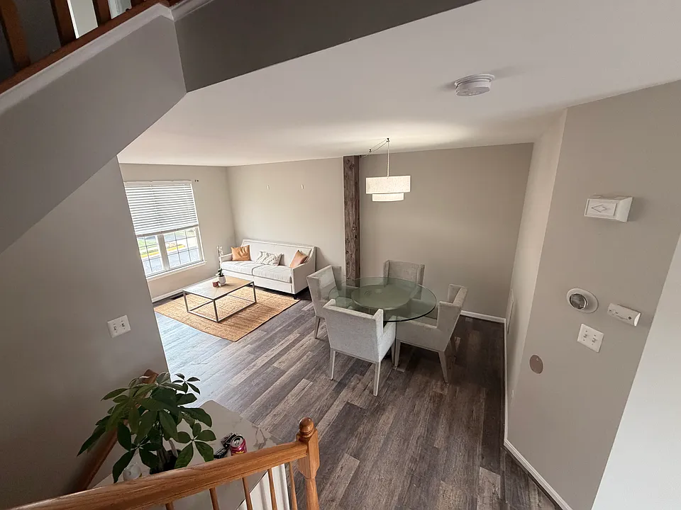 122 Goldsworth Ter SW #1