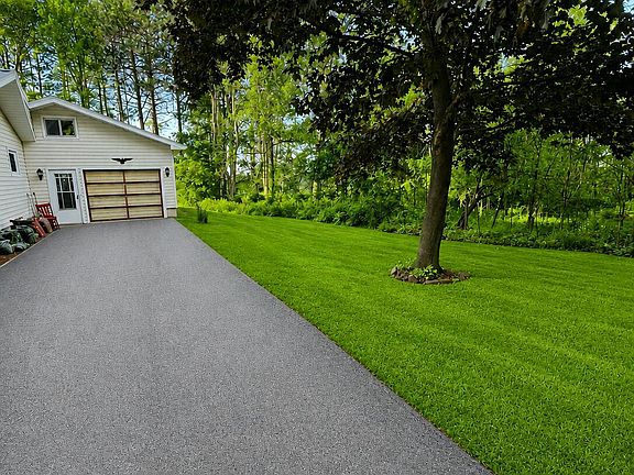 3rd image of 410 Terrace Dr