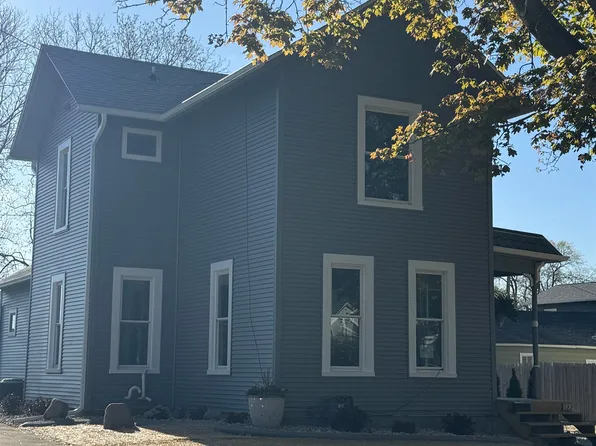 122 S 1st St, Evansville, WI 53536