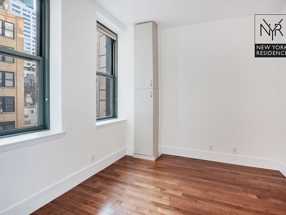 1st image of 120 Greenwich St APT 7J