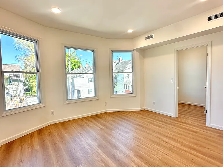 216 Minerva St #2 — Photo 1
