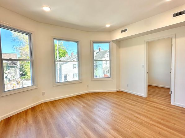 216 Minerva St #2