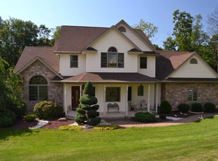 122 Hickory Dr, Pottsville, PA 17901