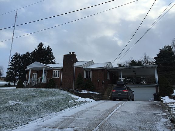 2nd image of 105 Pine Ln