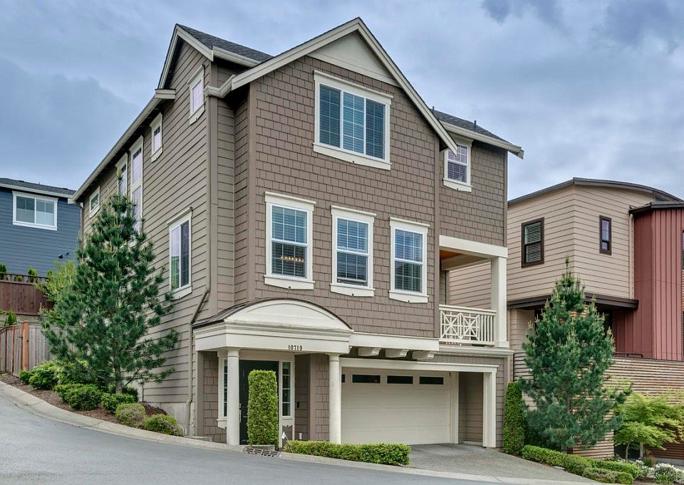 1st image of 10719 NE 65th Ln #14