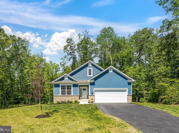 626 Long Meadow Dr, Fredericksburg, VA 22406